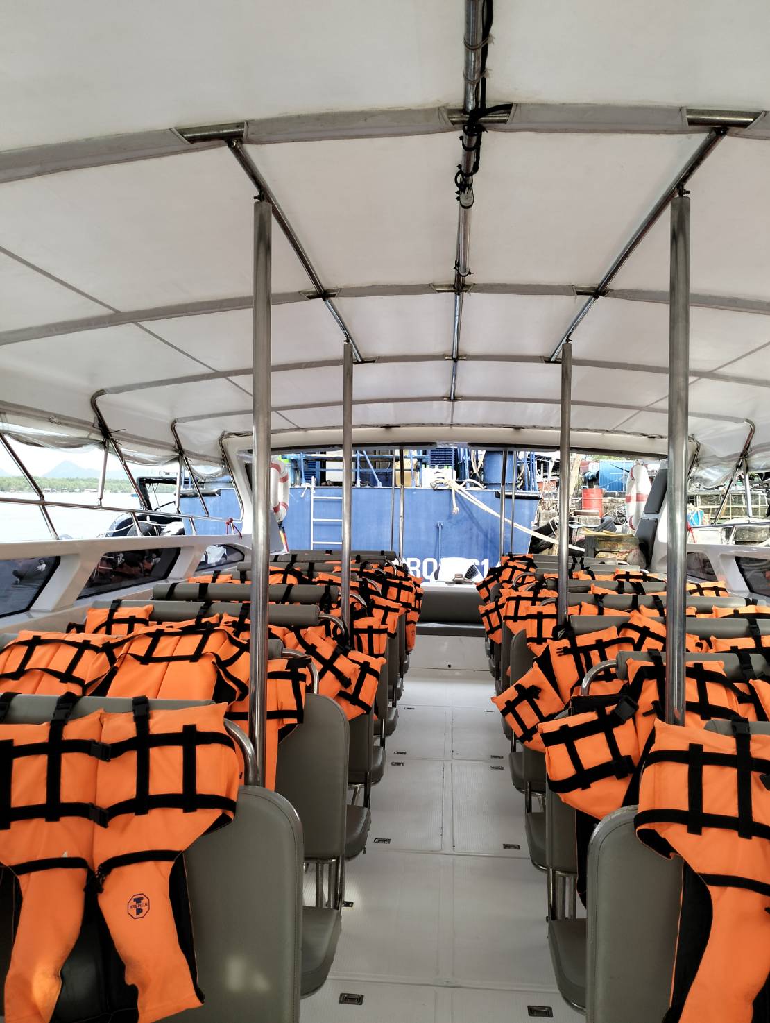 ภายในเรือสปีดโบ๊ท 2